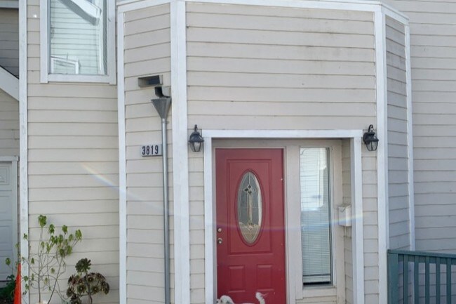 Photo - 3819 Buell St