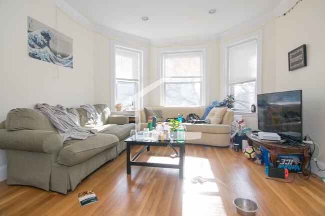 Photo - 73 Thatcher St Unidad 302 Rental