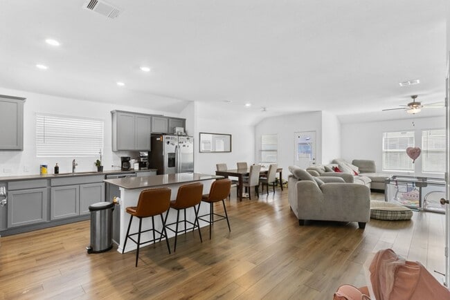 Photo - 149 River Rise Rd