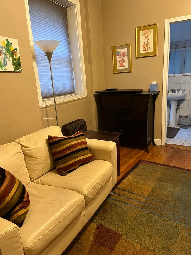 Photo - 20 E Goethe St Apartments