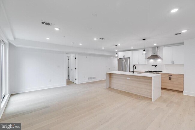 Photo - 705 S 19th St Unit 4