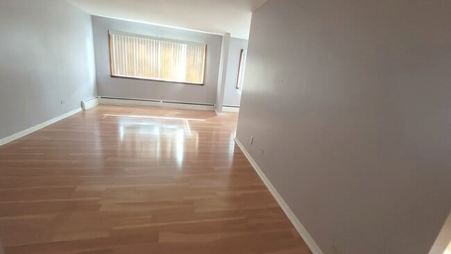 7227 N Ridge Blvd Unit 2A