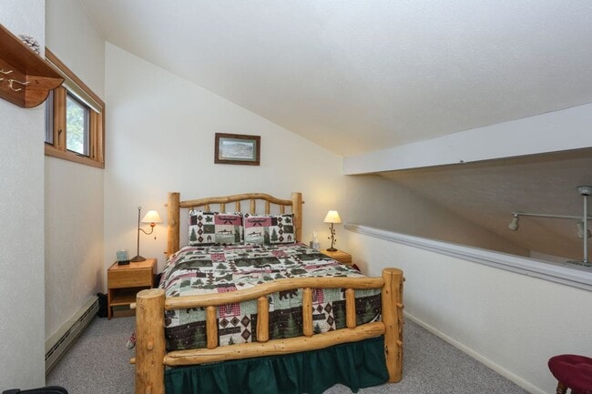 Photo - 800 Columbine Rd