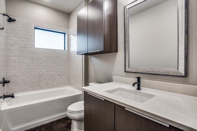 Photo - 2720 W Devitt St