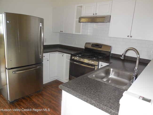 Photo - 431 Warren St