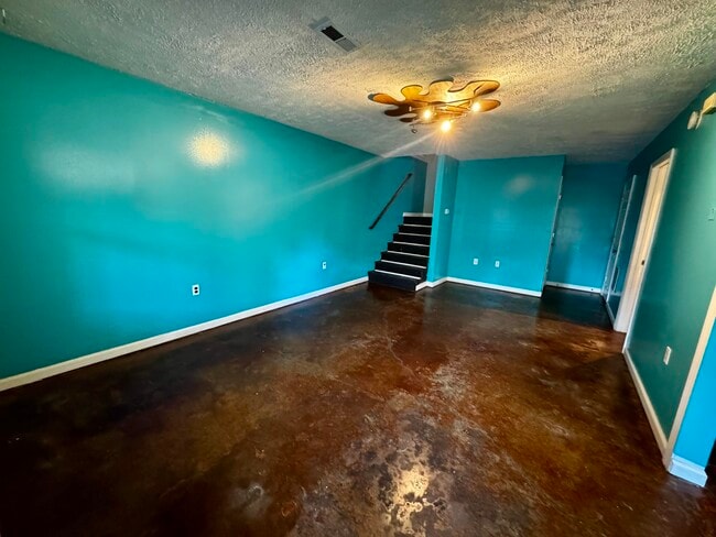 555 N Limestone