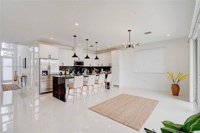 Building Photo - 1805 NW 22nd Ct