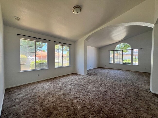 Photo - For Rent – Spacious 3 Bed / 2 Bath | 2,660 Sq Ft | West Madera