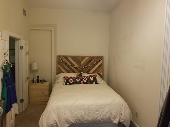 Photo - 212 W Franklin St