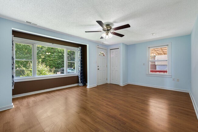Photo - 513 Hiawassee Ave