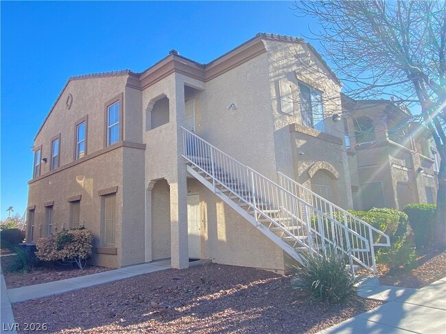 Building Photo - 3400 Cabana Dr Unit 2049