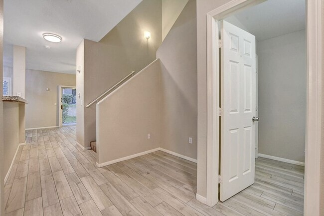 Photo - 716 Peachy Canyon Cir