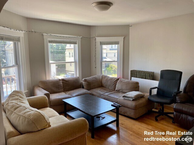 Building Photo - 129 Brooks St Unit 2 Rental