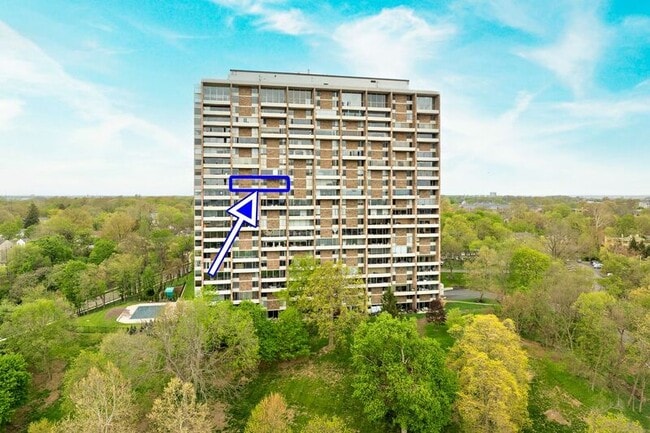 Building Photo - 1000 Urlin Ave Unit Apt. 1407