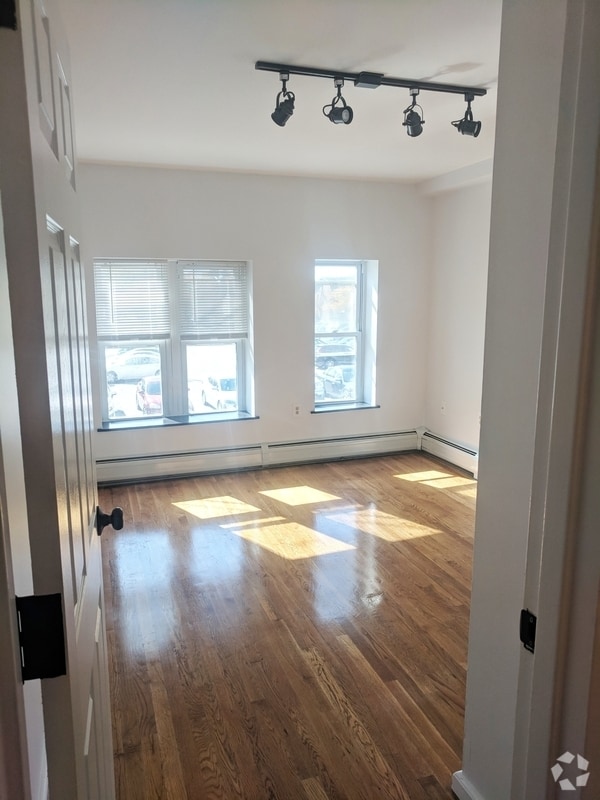 Building Photo - 63 Cannon St Rental