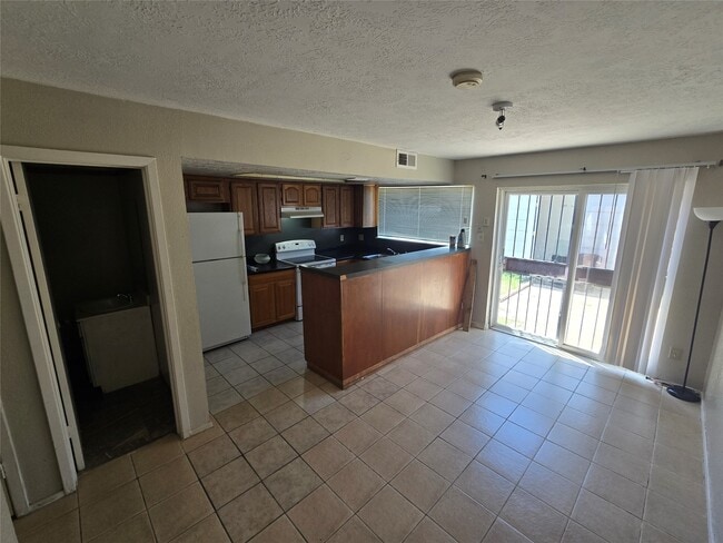 Photo - 7045 Chasewood Dr