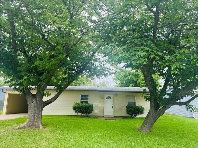 Building Photo - 1218 Gate Ln Dr