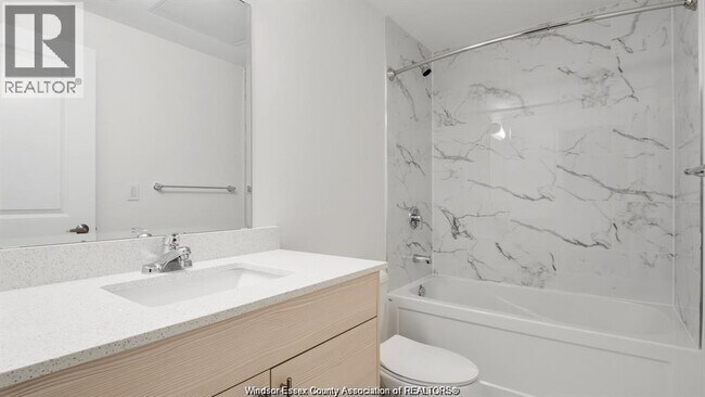 Photo - 1675 Banwell Rd Unité 601