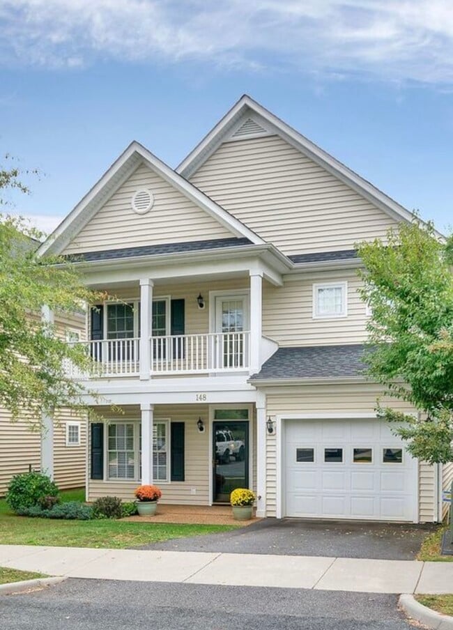 Building Photo - 148 Burnet St