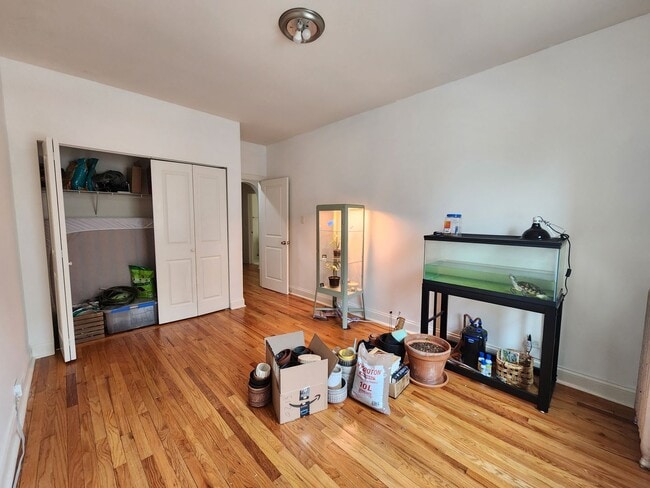 Photo - Large 2-bed/2-bath Apartment With Updated Kitchen and Large Living Room Unit 3403B-1