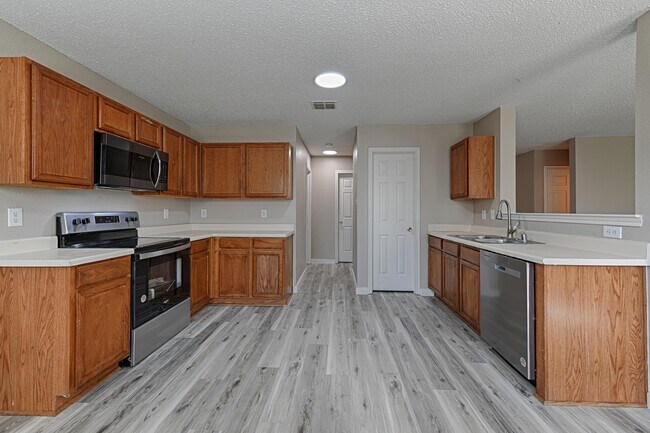 Photo - 5909 Thoroughbred Trail