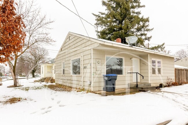 Building Photo - Cozy Single-Family Home in East Walla Walla Unit 1231 Boyer Ave