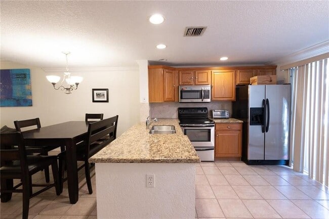 Photo - 2863 NE 15th St