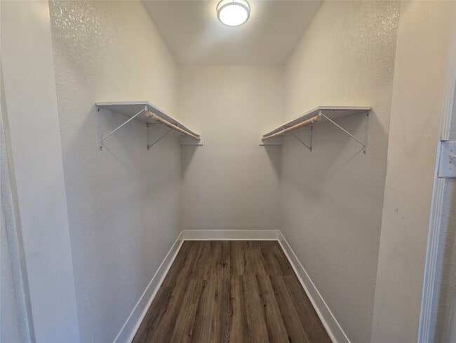 Photo - 725 Broadway Avenue J Unidad 6