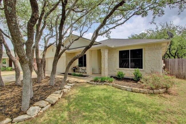 1111 Fossil Cove
