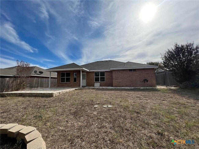 Building Photo - 2907 Wesley Dr Rental