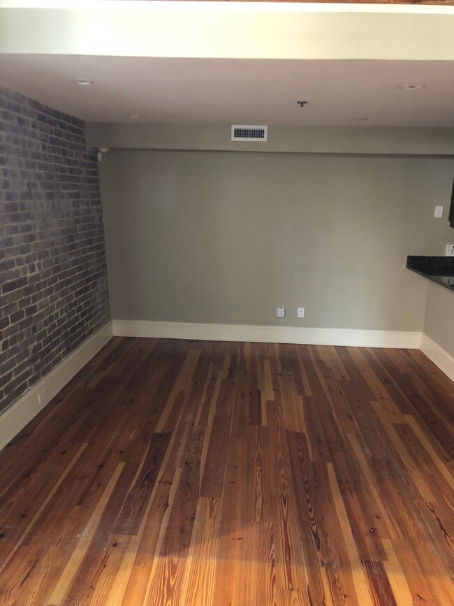 Photo - 377 King St Unit 205