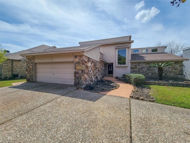 Building Photo - 4717 Country Club View