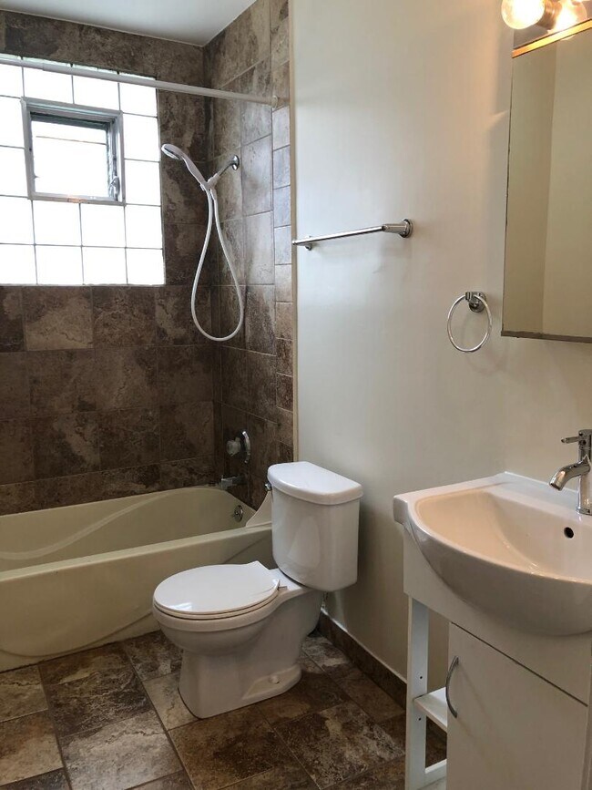 Photo - 1709 Irving Park W Rd Unidad 2