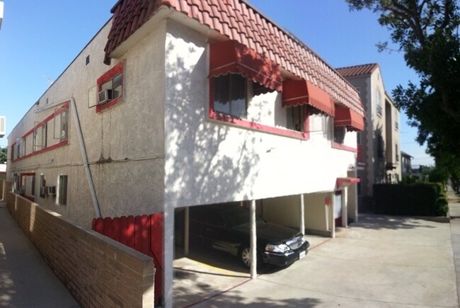 Photo - 1136 N Ogden Dr