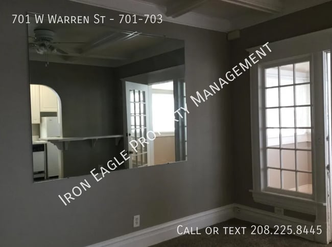 Photo - 701 W Warren St Unidad 701-703