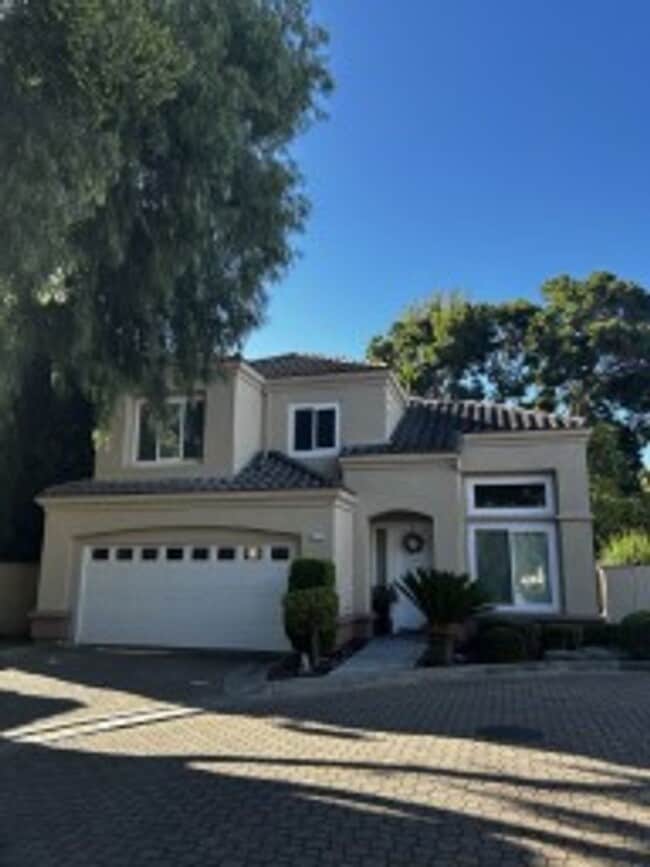 Building Photo - Immaculately Clean, Rare Single Family in ... Rental
