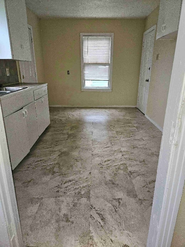 Photo - 4833 Johnston Dr