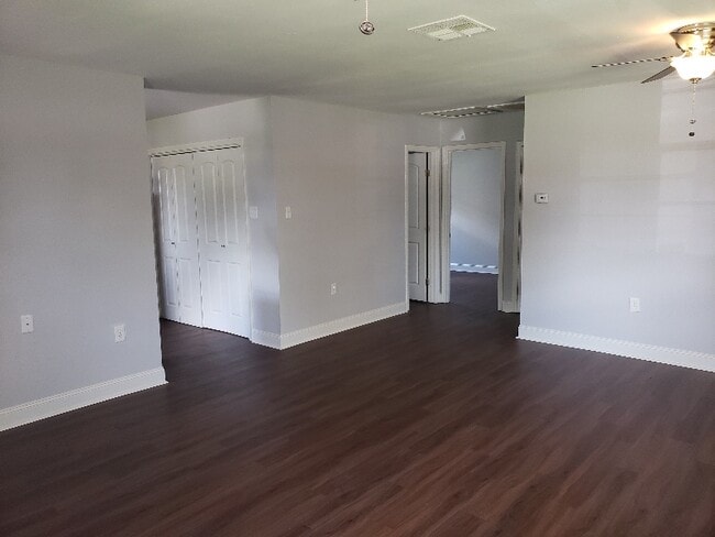 Photo - 646 Urbandale St