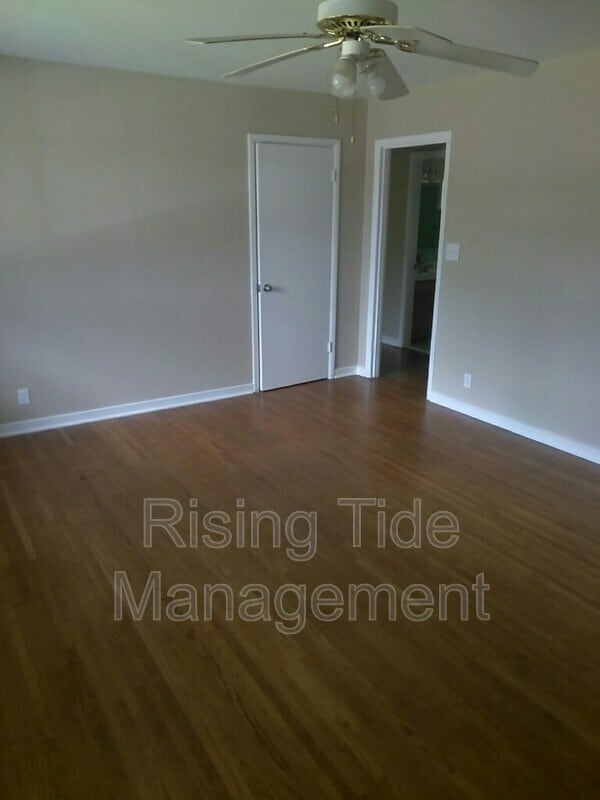 Photo - 1109 Barnisdale Rd