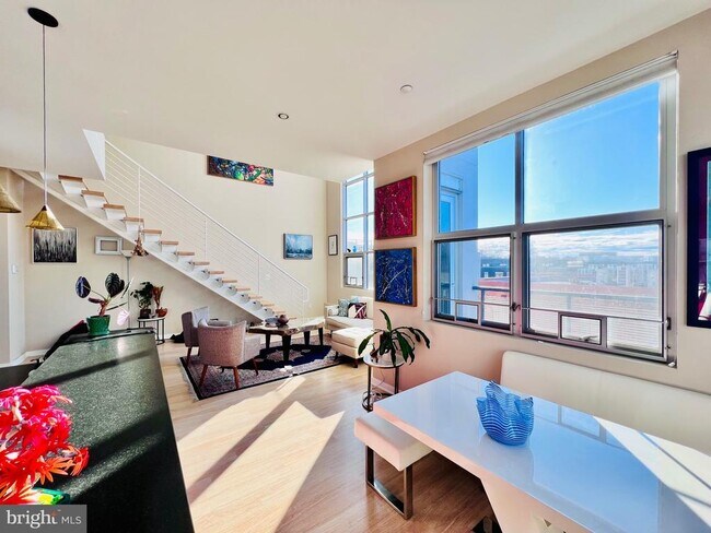 Photo - 2410 17th St NW Unit 300