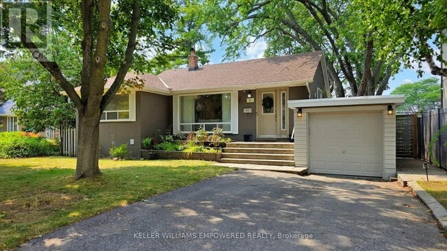 Photo - 30 Paperbirch Dr