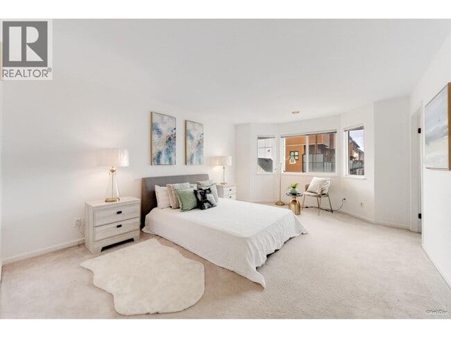 Photo - 10795 No. 2 Road