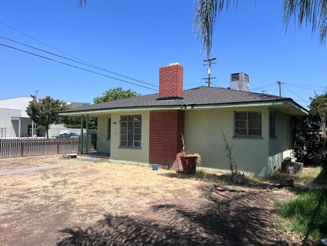 Photo - 2905 E Lamona Ave