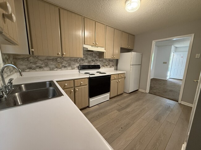 Photo - 130 Village Ln