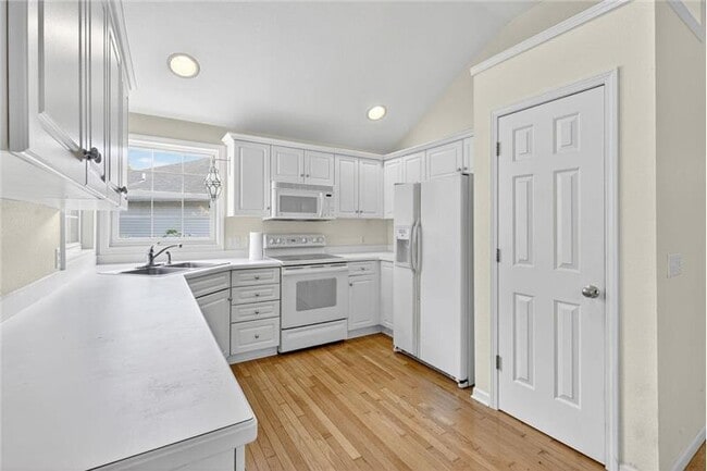 Photo - 4522 Heathercove Pl