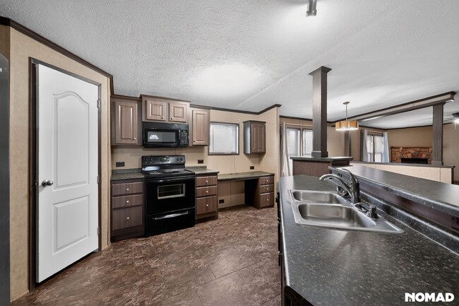 Photo - 1658 Reynolds Ln