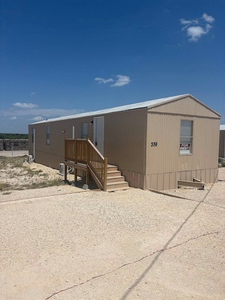 Photo - 339 Lewis Dr