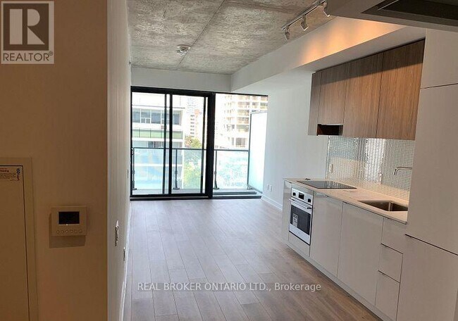 Photo - 161 Roehampton Ave Unit 608