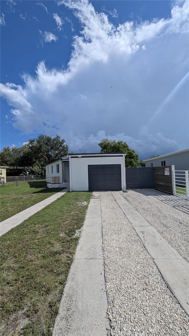 Photo - 340 NW 132nd St