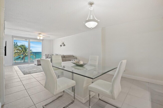 Photo - 1051 Hillsboro Mile Unit 305E